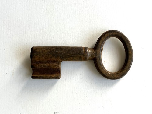 Petite cle ancienne meuble - ancienne,
