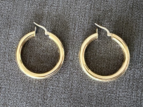 Grandes boucles oreilles - grandes,