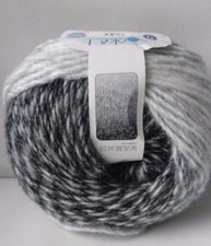 3 pelotes de 100 g  de laine