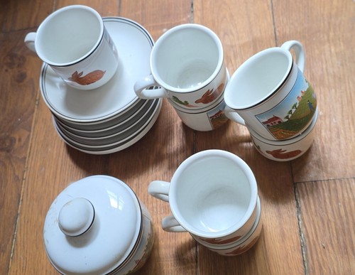Tasses avec soucoupes - 7,
