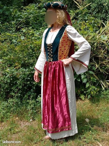 Robe médiévale ensemble