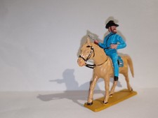 STARLUX western sécession