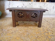 Coffret  ancien BRETON  forme Maie en bois sculpté 24 cm L