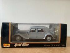 MAISTO CITROEN 15CV TRACTION 6CYL 1952 1/18 EN BOITE F6