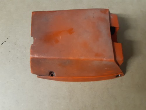 Capot moteur tronçonneuse - capot,