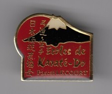 RARE PINS PIN'S .. SPORT JUDO DOJO CLUB KARATE MONT FUJI LECOURT ROUEN 76 ~EQ