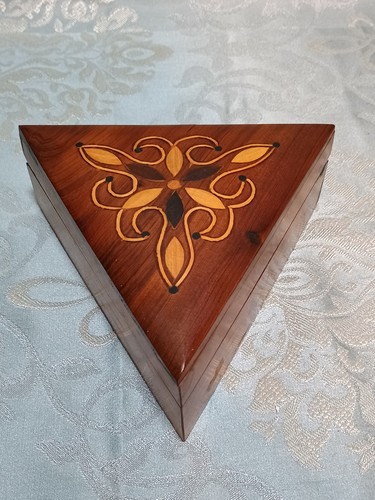 Boite bijoux triangulaire - boite,