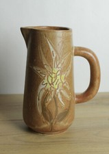 original joli pichet en terre cuite carafe en grès décor floral gravé marron en