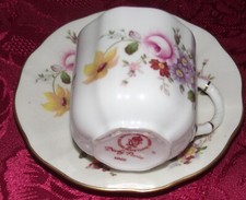 TASSE AVEC SOUS TASSE EN PORCELAINE ROYAL CROWN DERBY POSIES MM III ENGLAND