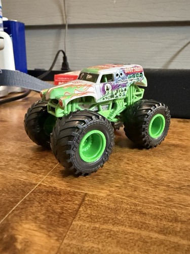 Hot wheels monster jam - wheels, truck