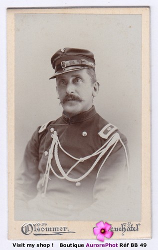 Militaire suisse pose - en,