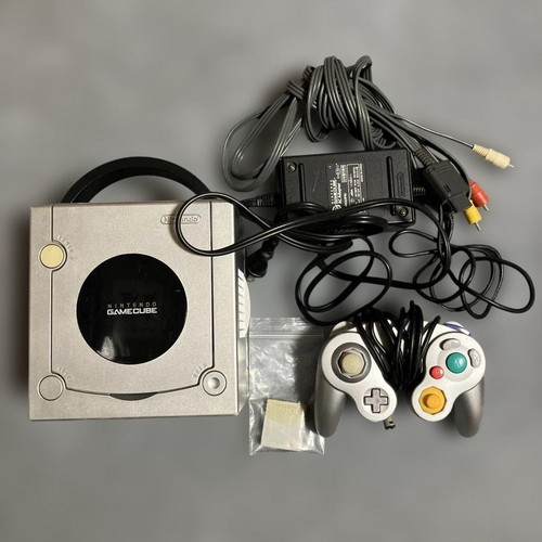 Nintendo gamecube console - nintendo,