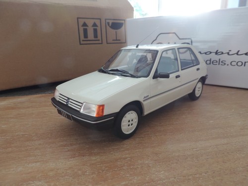 Peugeot 205 junior blanche - 205,