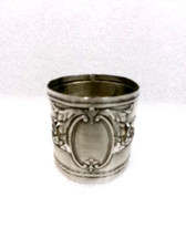 Joli rond de serviette ajouré