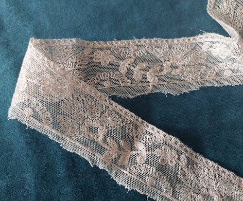 Dentelle ancienne tulle - , brodé