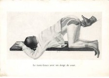 METIERS  AO#AL000938 MEDECINE HUMOUR  LE TASSE FESSES AVEC UN DOIGT DE COUR