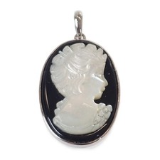 Haut pendentif camée bijou