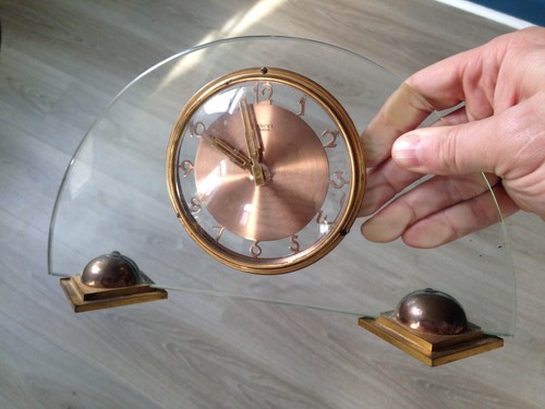 Jolie petite pendule - , horloge