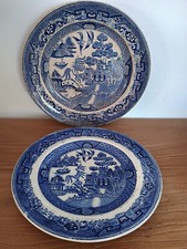 Paire d'anciennes assiettes