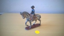 QUIRALU - OFFICIER