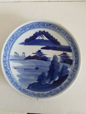 JAPON ANCIEN -ASSIETTE PORCELAINE DÉCOR BLANC BLEU , FABRIQUE DITE DE SOMETSUKÉ 