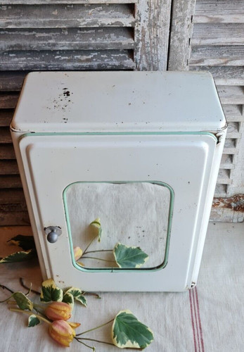 Ancienne petite armoire - petite,