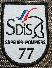 ECUSSON PATCH SAPEURS POMPIERS SDIS 77 FONDS BLANC (ECU 78)