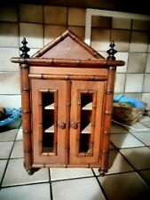 armoire de poupée bois bambou