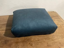 ANCIEN REPOSE PIED TAPISSIER