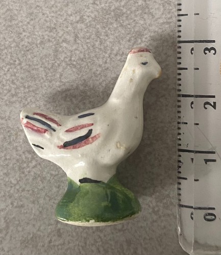 Feve poule ancienne socle vert - poule,
