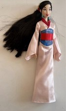Poupée Disney en état impeccable Mulan robe rose