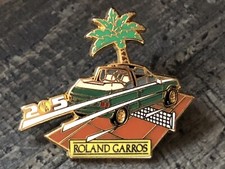 PIN PINS PEUGEOT 205 1991 TENNIS ROLAND GARROS ARTHUS BERTRAND ESSAI COULEUR