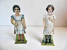 DEUX POUPÉES ANCIENNES EN CARTON À HABILLER - 3 TENUES - DÉBUT XXème