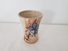 Vase en céramique forme tronconique motif fleur papillon signé CJ ? GJ ?