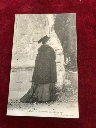 Cpa costume n135 arles - costume,