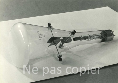 Tube cathodique vers - tube, 1960