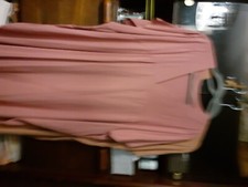 Robe longue ,manches courtes viscose 5%coton couleur vieux rose arrondi côté 