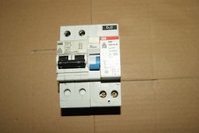 1 disjoncteur différentiel ABB 15 A  Ampéres 300 mA 2P mono
