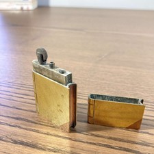 Briquet de poilu 1914-1918 – Objet de tranchée en laiton, forme livre, artisanat