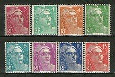 SERIE DE TIMBRES N° 806-813