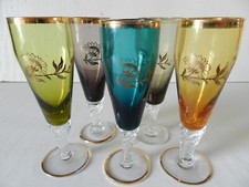 LOT de 5 BEAUX VERRES à PIED