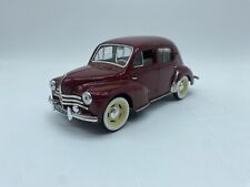 Modèle Auto Renault 4CV 1954 Bordeaux - Solido - Échelle 1:17 " Die-Cast "