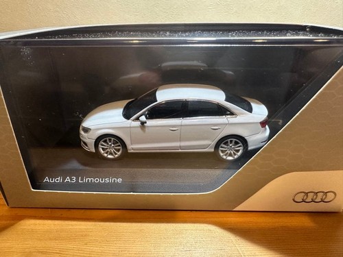 Audi limousine miniature - audi,