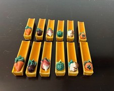 12 PORTE COUTEAUX CERAMIQUE " LEGUMES " - BARBOTINE VINTAGE -  style VALLAURIS