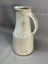 PICHET CERAMIQUE DE NORBERT PIERLOT LA HULOTTE RATILLY , ÉPOQUE CAPRON. VASE