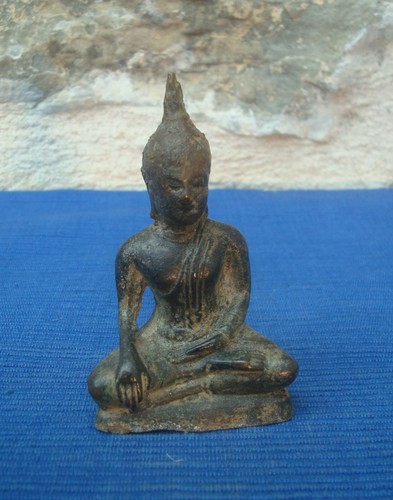 V67 petite statue - v67,