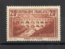 FRANCE TIMBRE PONT DU GARD NEUF* N°262 Cote: 325€