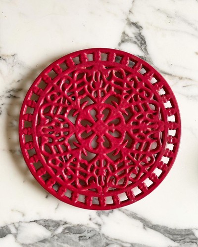 Dessous plat fonte rouge - plat,