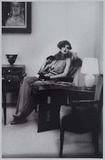 Irina IONESCO : Jeune femme à