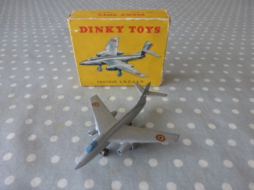 Dinky toys avion vautour - dinky,